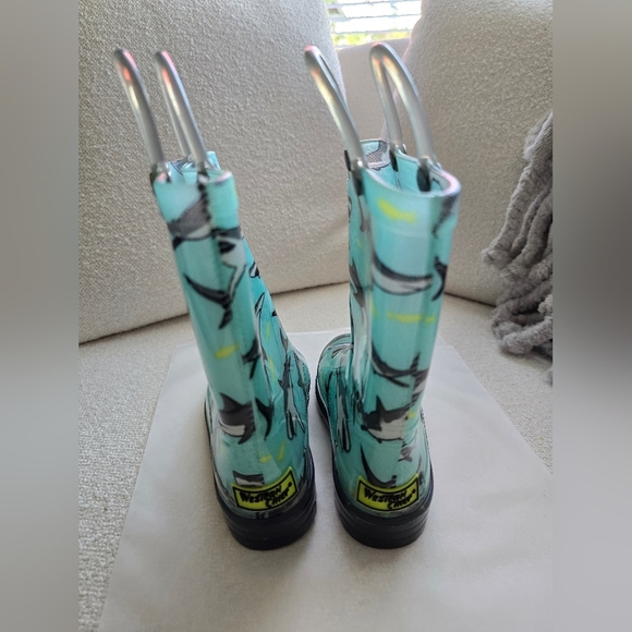 Western Chief, Tropic Shark Lighted Rainboot, Teal, Size Toddler 9 - Picture 3 of 9